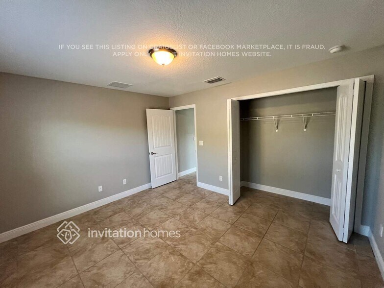 Building Photo - 2214 SE Mandrake Cir