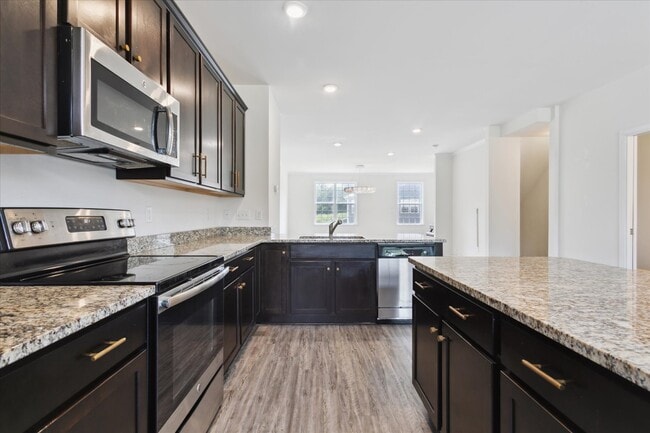 Building Photo - 132 Daybeacon St