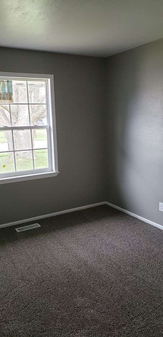 Building Photo - 3 bedroom 1 bath