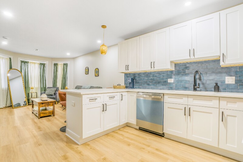 Building Photo - 1704 N Springfield Ave