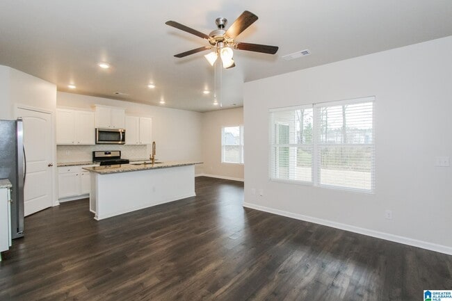 Building Photo - 173 Chelsea Park Rd