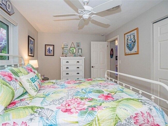 Building Photo - 912 Jasmine Ln