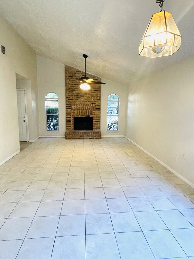 Building Photo - 7211 Winding Trace Dr