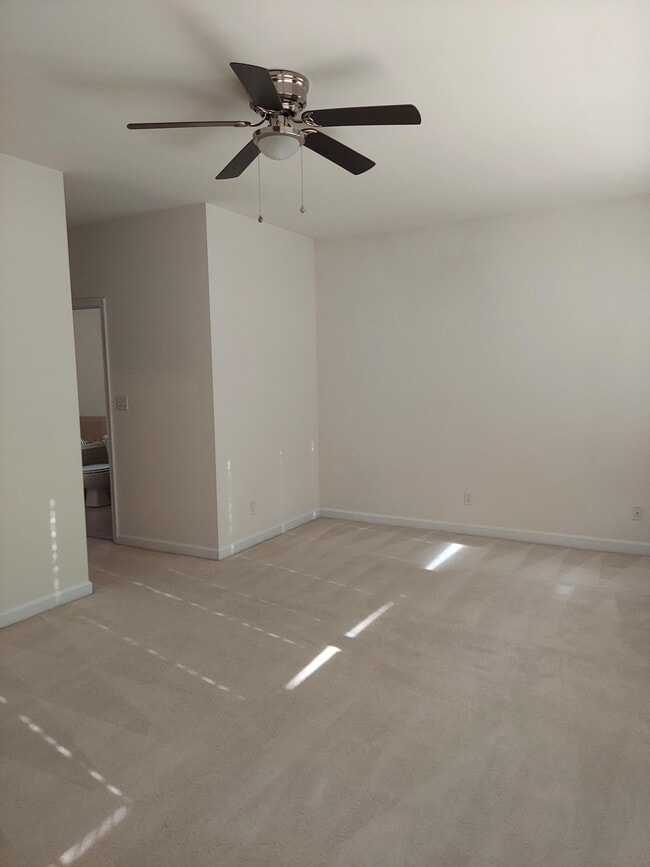 Building Photo - 2013 Baltic Ave