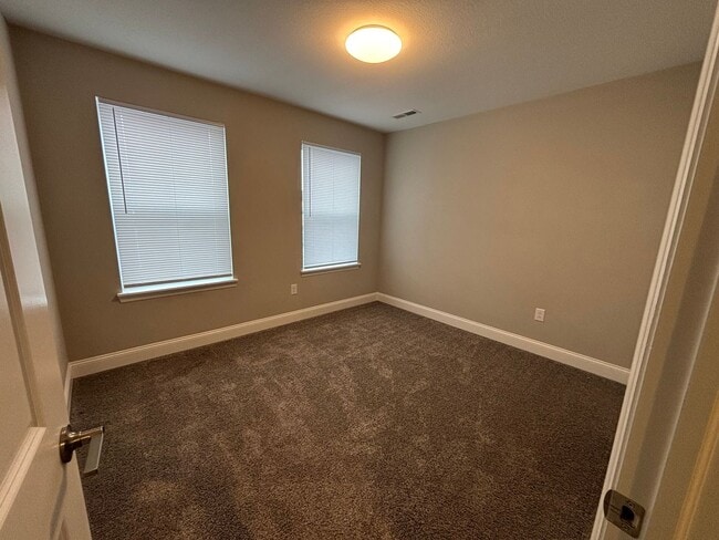 Building Photo - Beautiful Townhome in Cannonsburg!