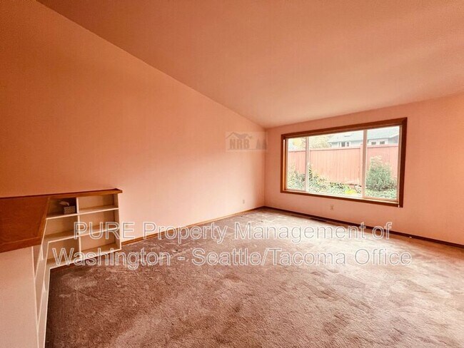 Building Photo - 2913 Briar Lea Loop SE