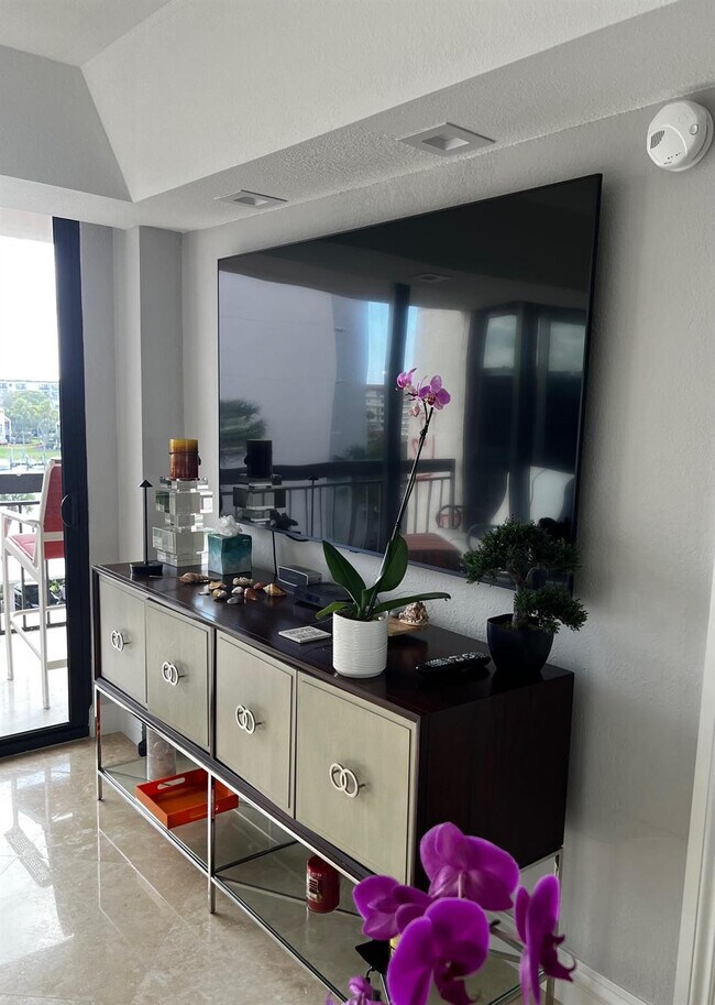 Building Photo - 2701 N Ocean Blvd