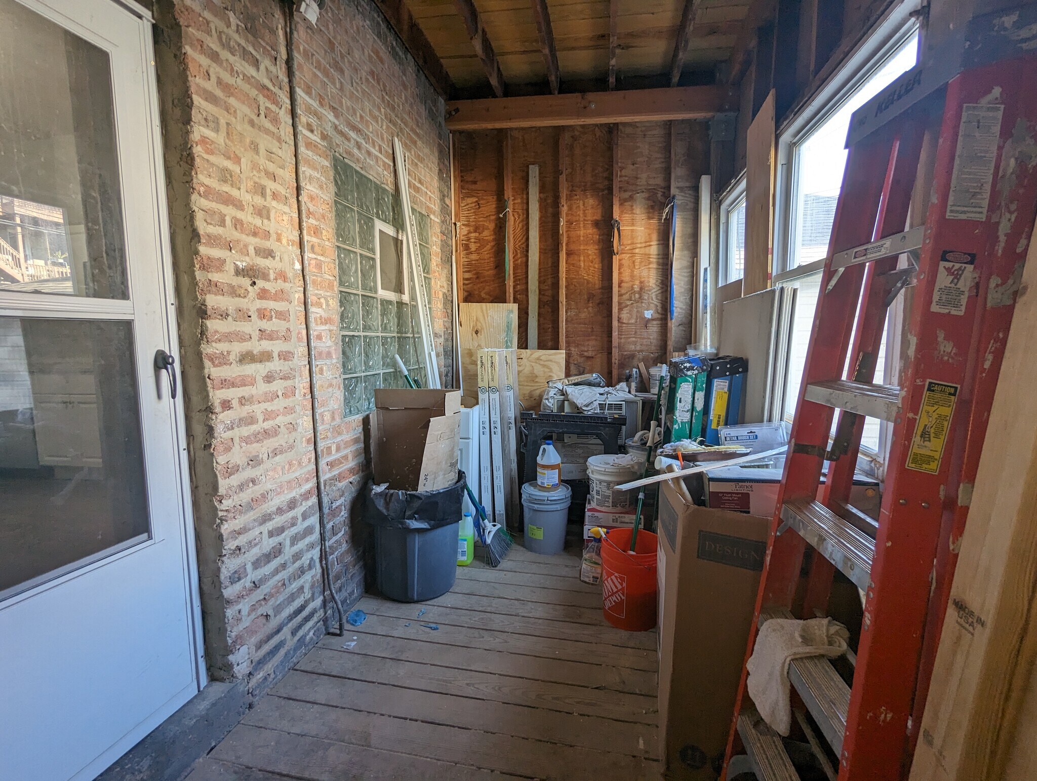 Building Photo - 1423 N Maplewood Ave