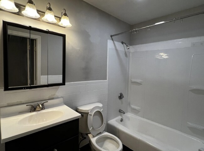 Building Photo - Forest Hills JP affordable one bedroom