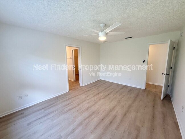 Building Photo - 732 Grand Parke Dr