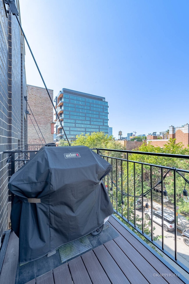 Building Photo - 457 N Aberdeen St