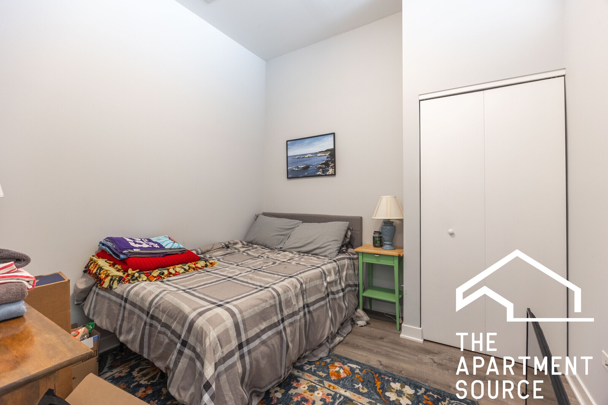 Building Photo - 2251 W Lawrence Ave