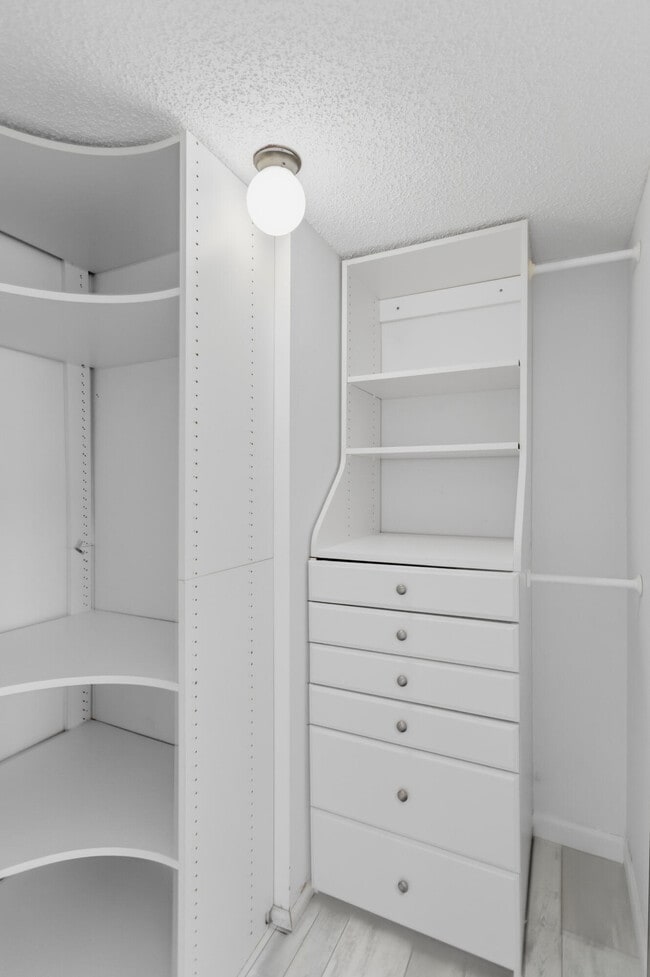 Building Photo - 9233 SW 8th St