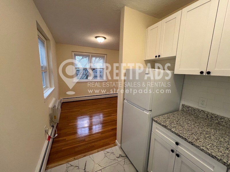 Building Photo - 2018 Commonwealth Avenue