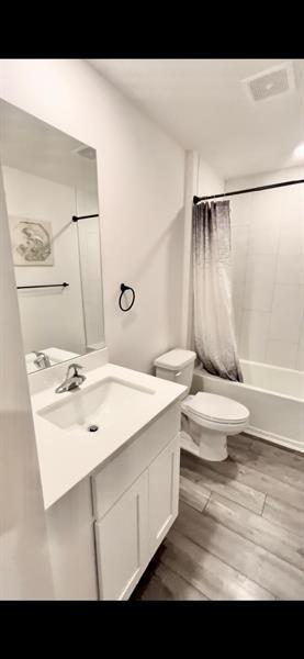 Building Photo - 5335 Entertainment Way