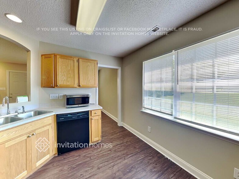 Building Photo - 2017 Briarberry Ln