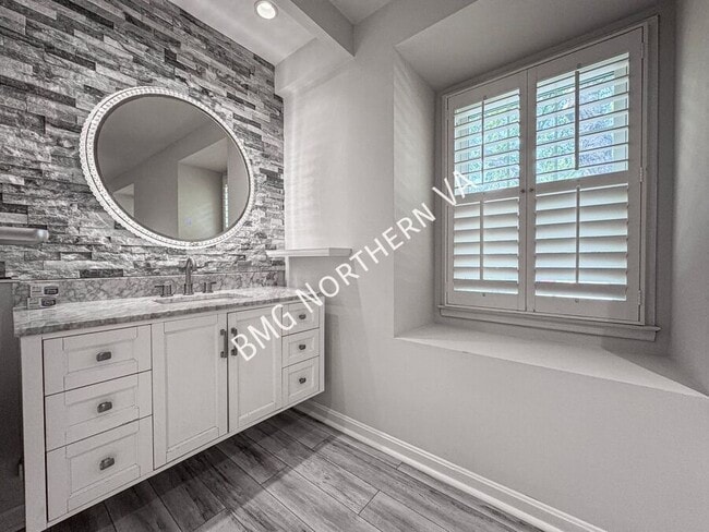 Building Photo - 7450 Adams Park Ct