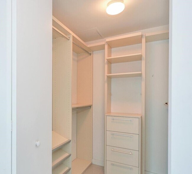 Building Photo - 1300 S Miami Ave