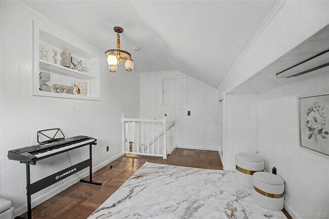 Building Photo - 6 Westwind Rd