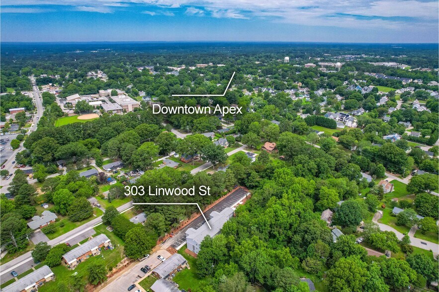 Building Photo - 303 Linwood St