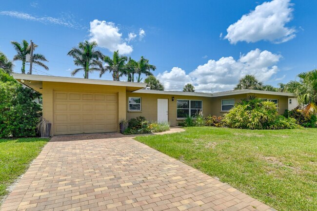 Building Photo - 1648 Idle Ln