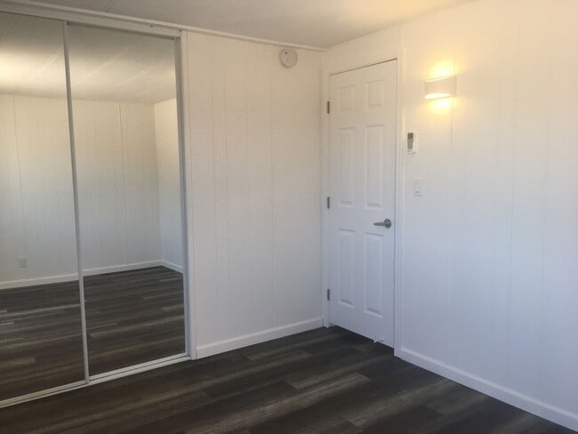 Building Photo - 3 Bedroom, 2 Bathroom Home