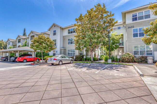 Building Photo - 3604 Flora Vista Ave