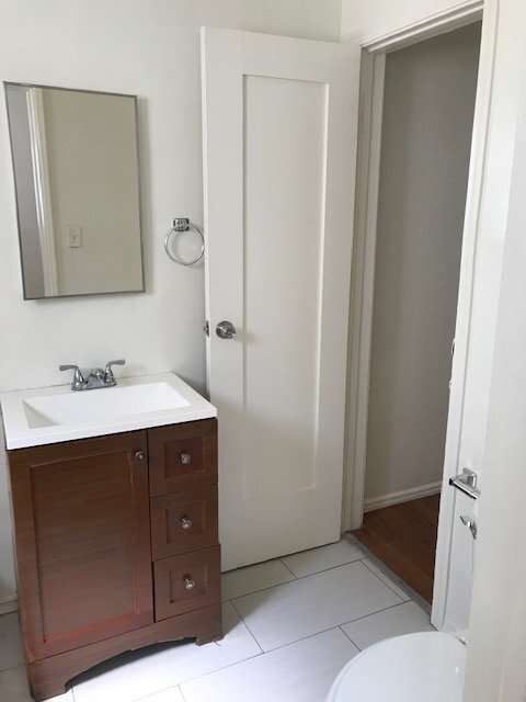 Building Photo - 1 Bed, 1 Bath in a tranquil nook of Los An...