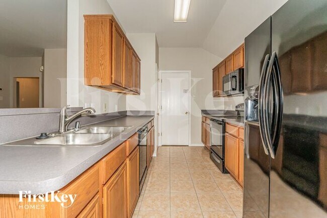 Building Photo - 207 Amherst Dr
