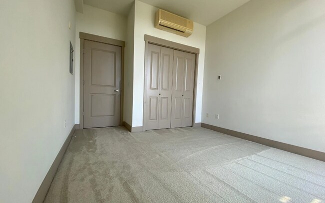 Building Photo - 4547 8th Ave NE