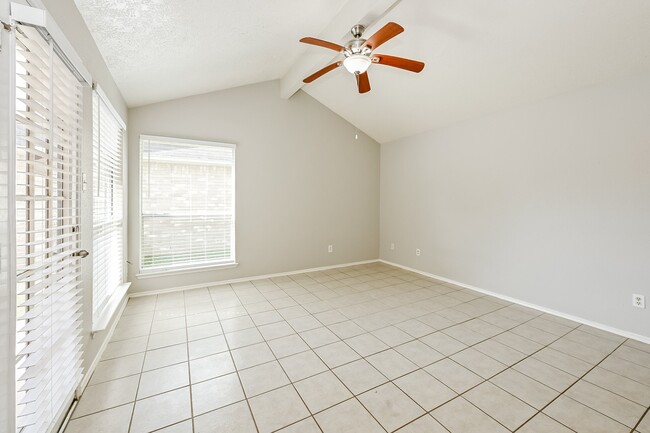 Building Photo - 3009 Walnut Springs Dr