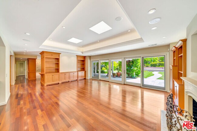 Building Photo - 1100 Rodeo Rd