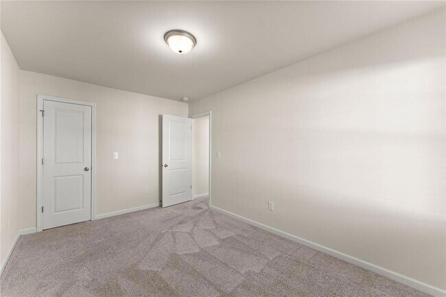 Building Photo - 76 Regent Pk