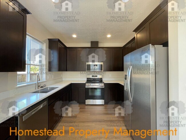 Building Photo - 644