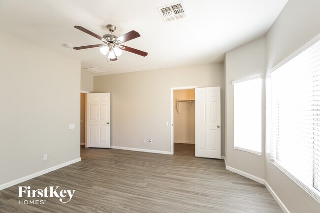 Building Photo - 5229 W Shumway Farm Rd