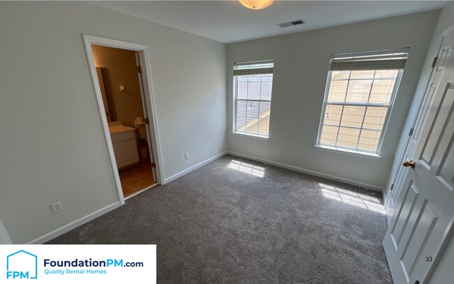 Building Photo - 1066 W Montebello Cir