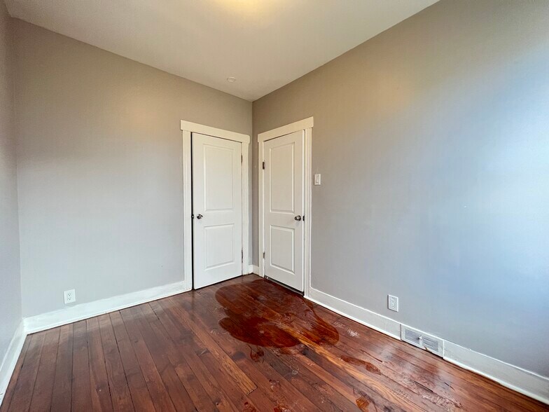 Building Photo - 27 Sheffield St