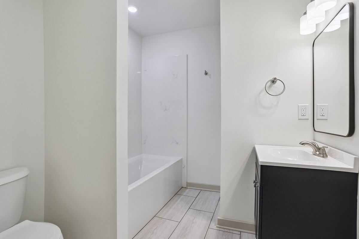 Building Photo - 720 Spain St