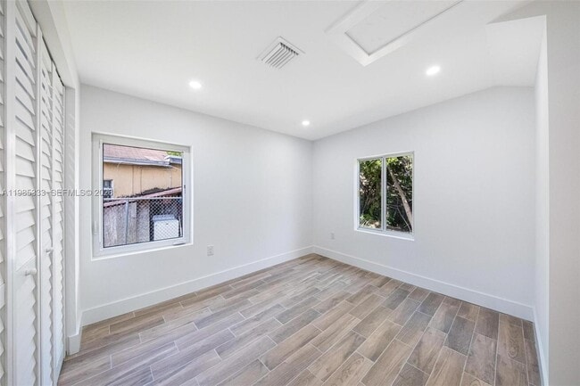 Building Photo - 5900 NW 5th Ct