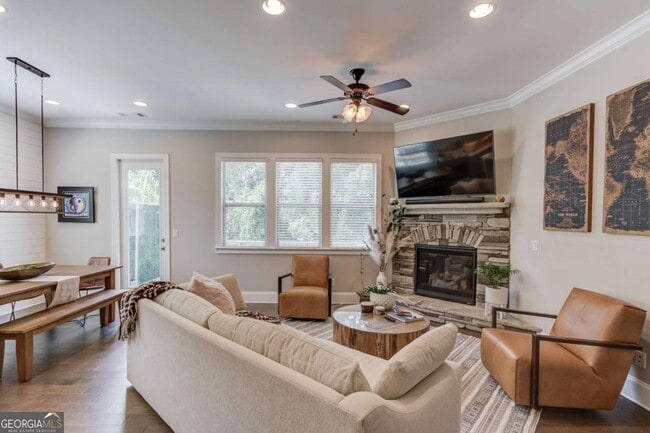 Building Photo - 1450 Edgebrook Ct NE