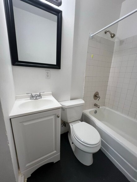 Building Photo - 366 4th Ave