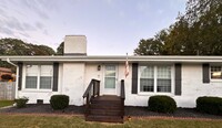 Building Photo - Beautifully Remodeled Home in Towne Acres ...