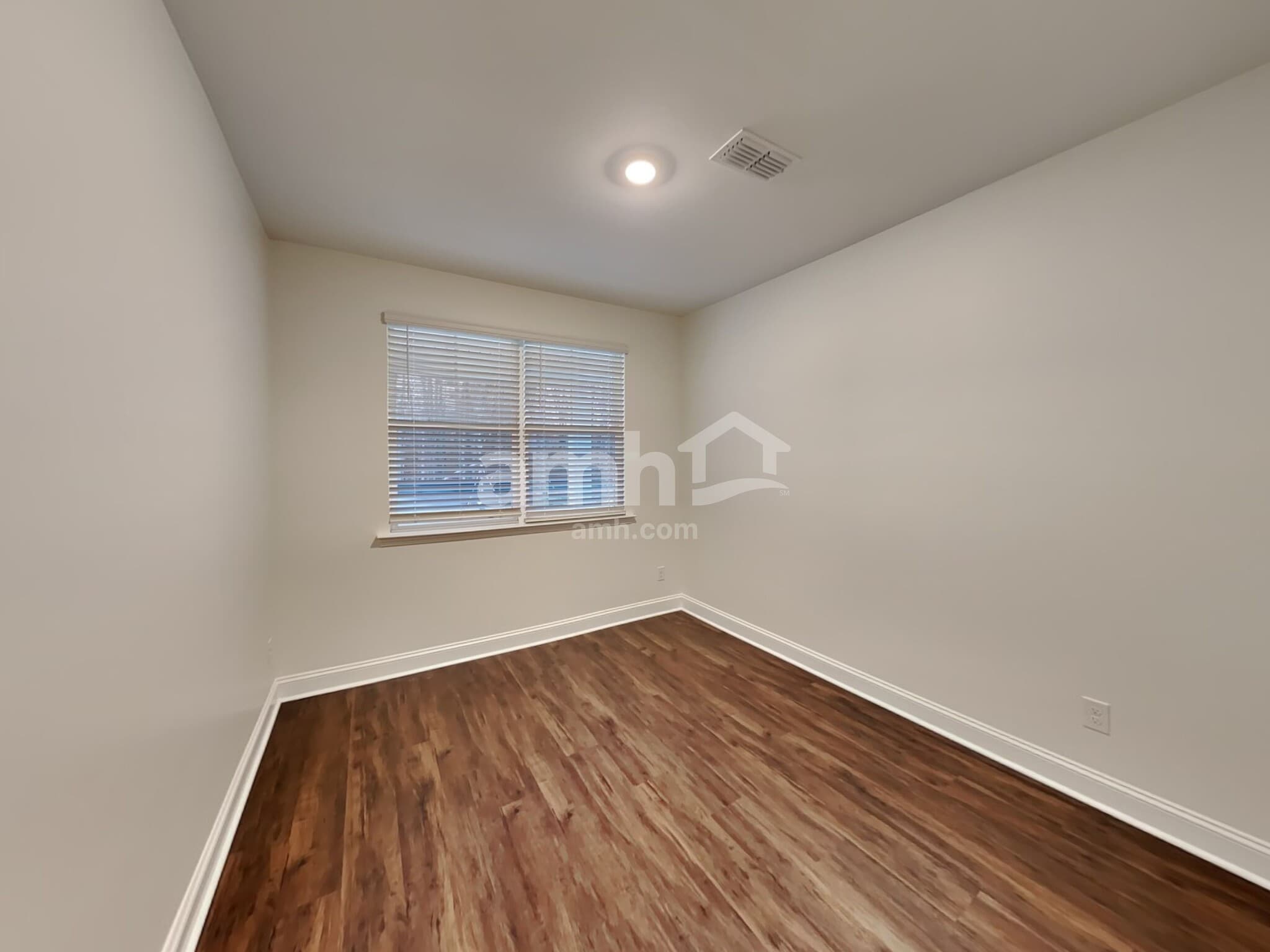 Building Photo - 576 Rivermist Dr