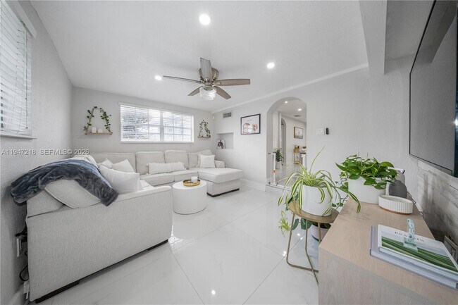 Building Photo - 10731 SW 51st Dr