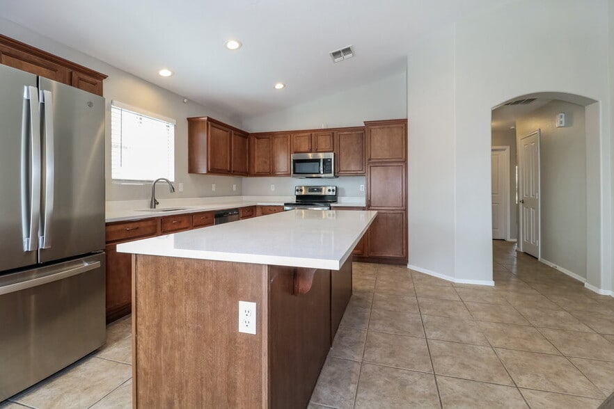 Building Photo - 14815 N Tonya Cir