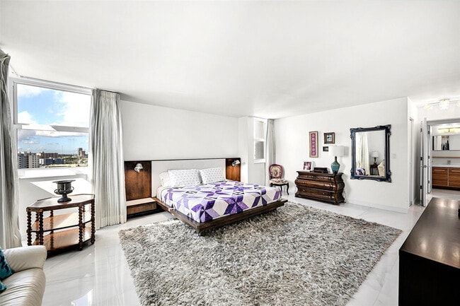 Building Photo - 1880 S Ocean Dr