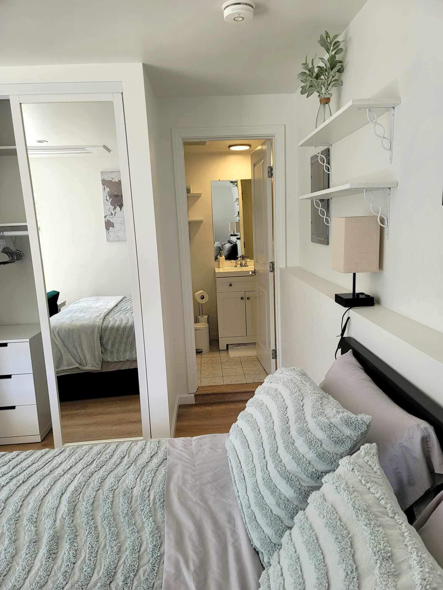 Building Photo - 825 Calle de Arboles