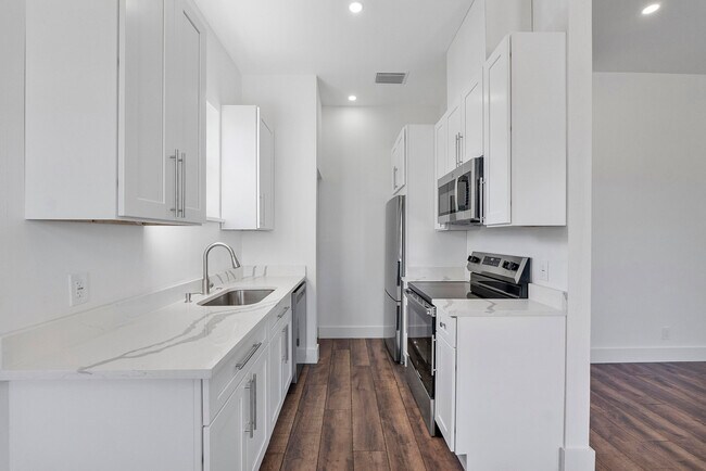 Building Photo - 1573 W 16th St