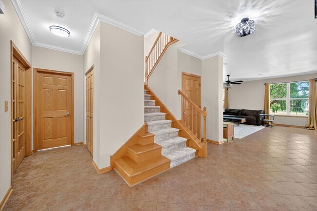 Building Photo - 322 Hemlock Ln