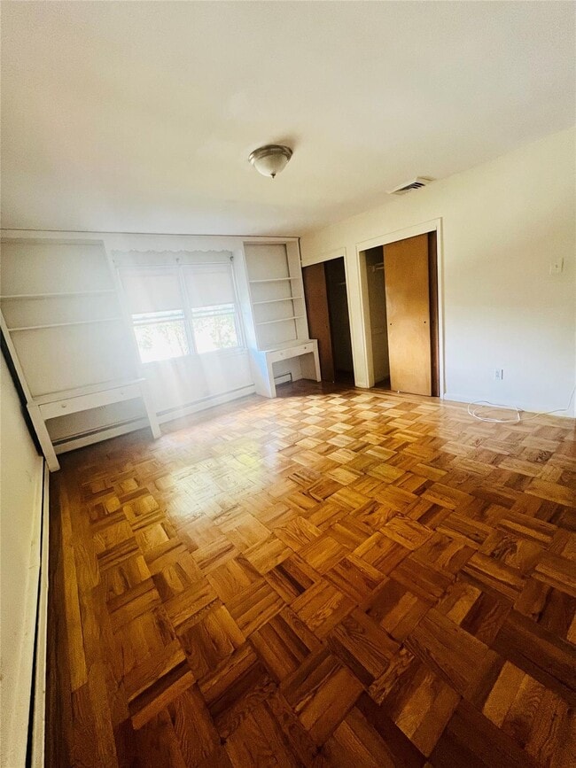 Building Photo - 9 Breglia St